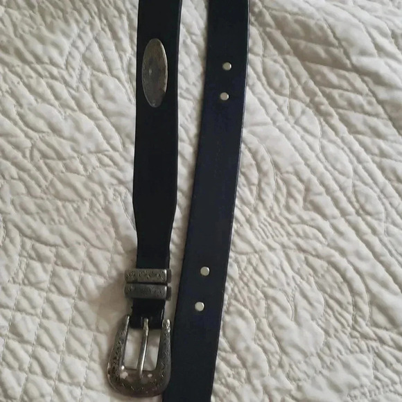- LEATHER belt length 38 inches